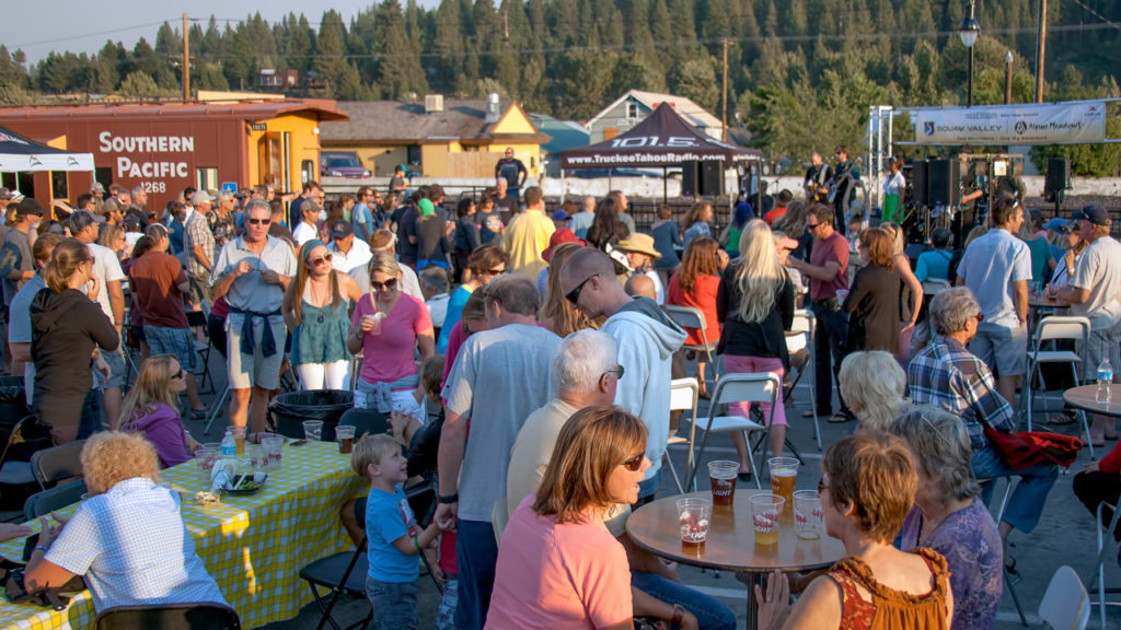 Truckee Thursdays crowded with attendees.