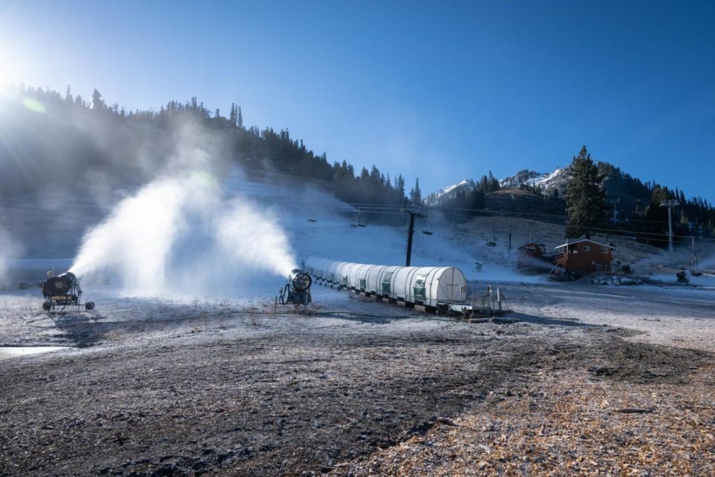 Snowmaking at Snoventures.
