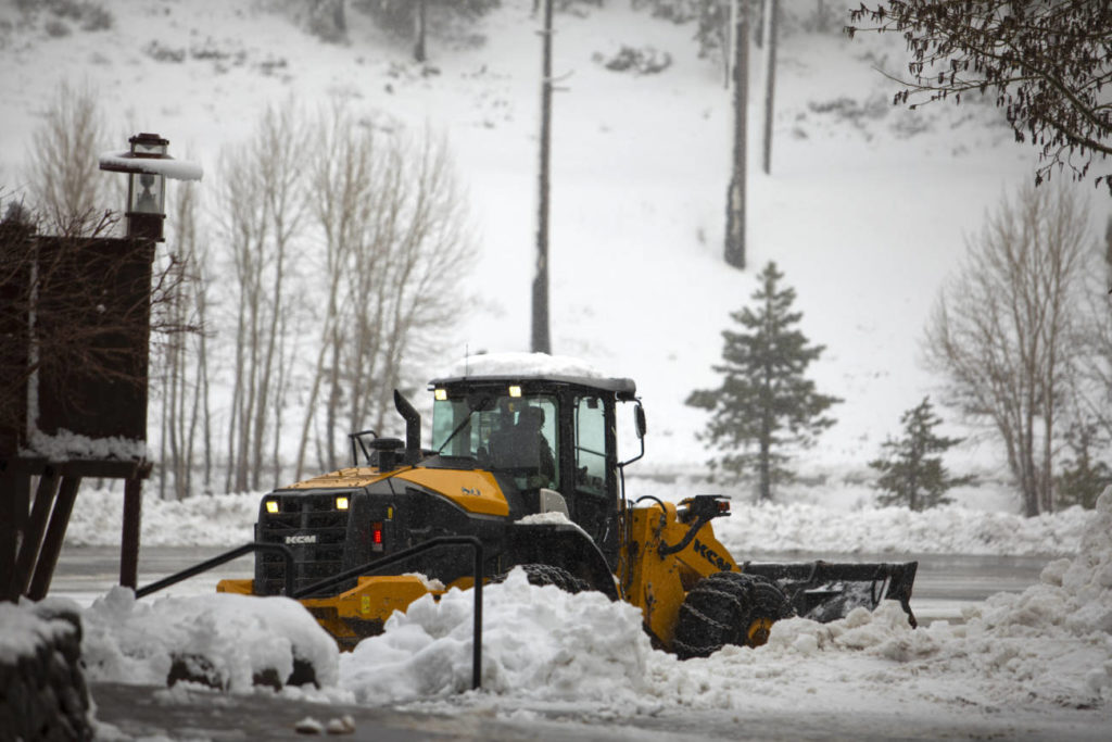 A snow removal machine at Palisades