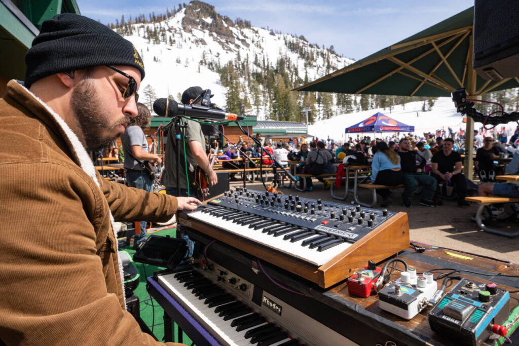 Live music on the Alpine deck at Palisades Tahoe.