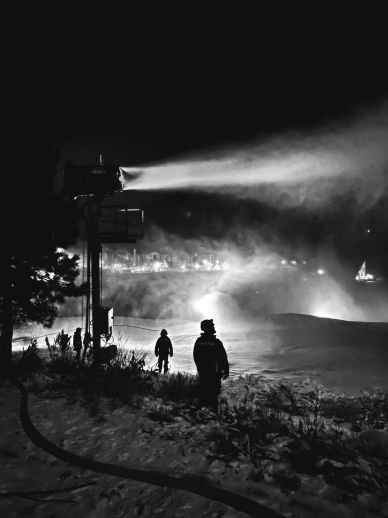 Snowmaking on First Ventures at night.