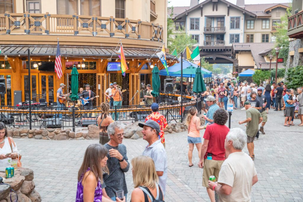 Band playing out in front of The Auld Dubliner