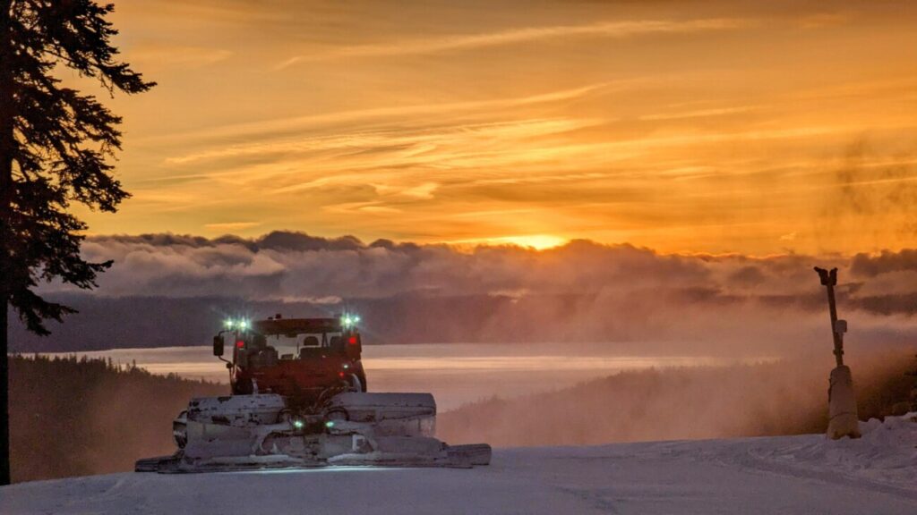 Palisades Tahoe Snowcat captured by Hunter Lamer