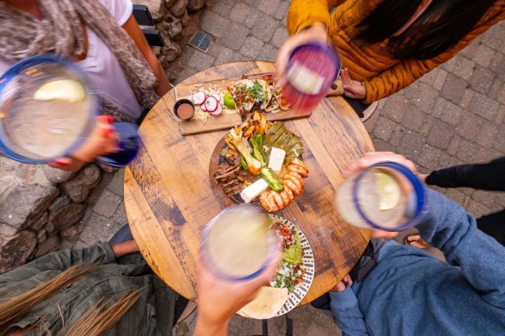 Taco plate and margaritas at Tremigo