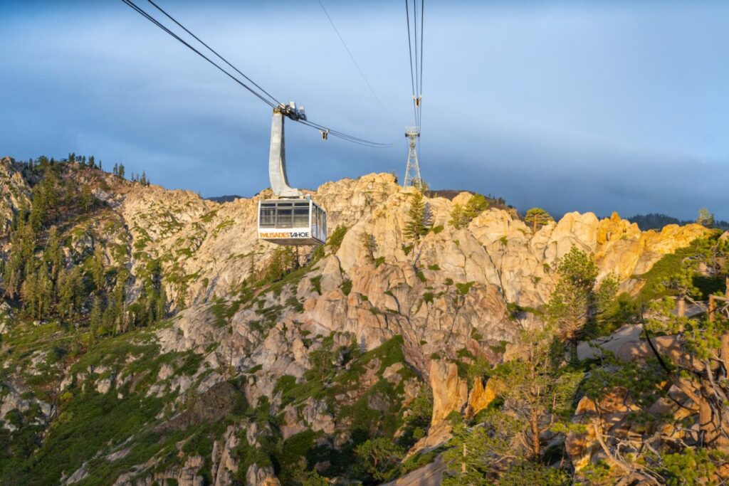 The Aerial Tram ascending up to High Camp
