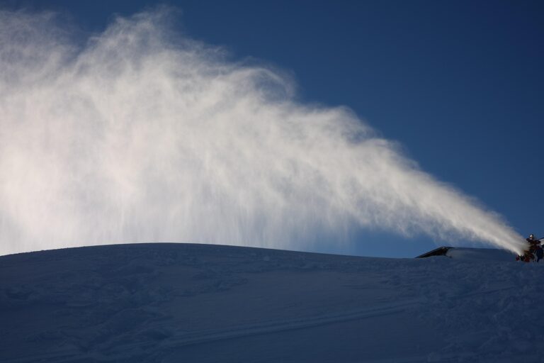 snow, sleet, spray, nature, fog, sun, backlighting, snow cannon, snowmaking