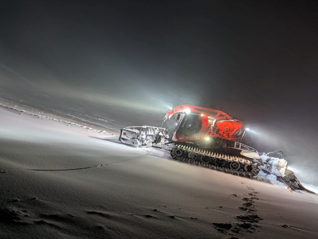 Groomer late at night