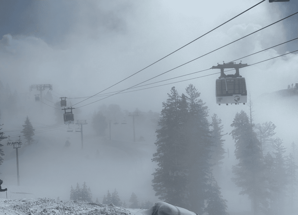 Crazy cloud coverage on the upper mountain