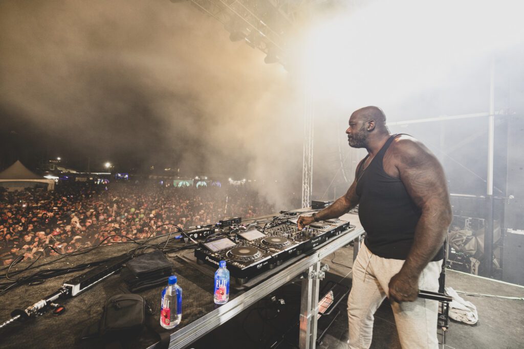 Shaq at Taohe Live